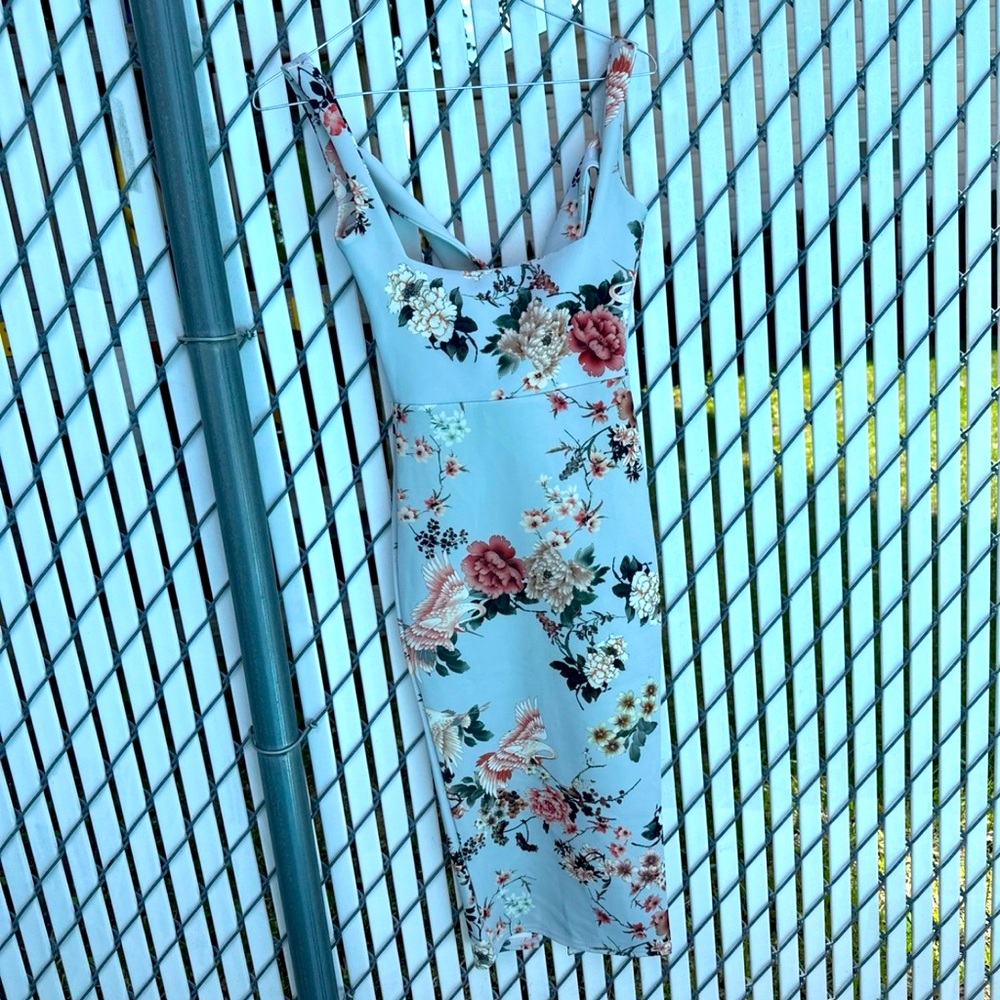 Pretty Little Things Dress Floral Size Small